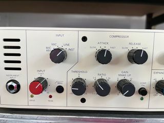 Compresor/Equalizador Vàlvules TL Audio VP-5051