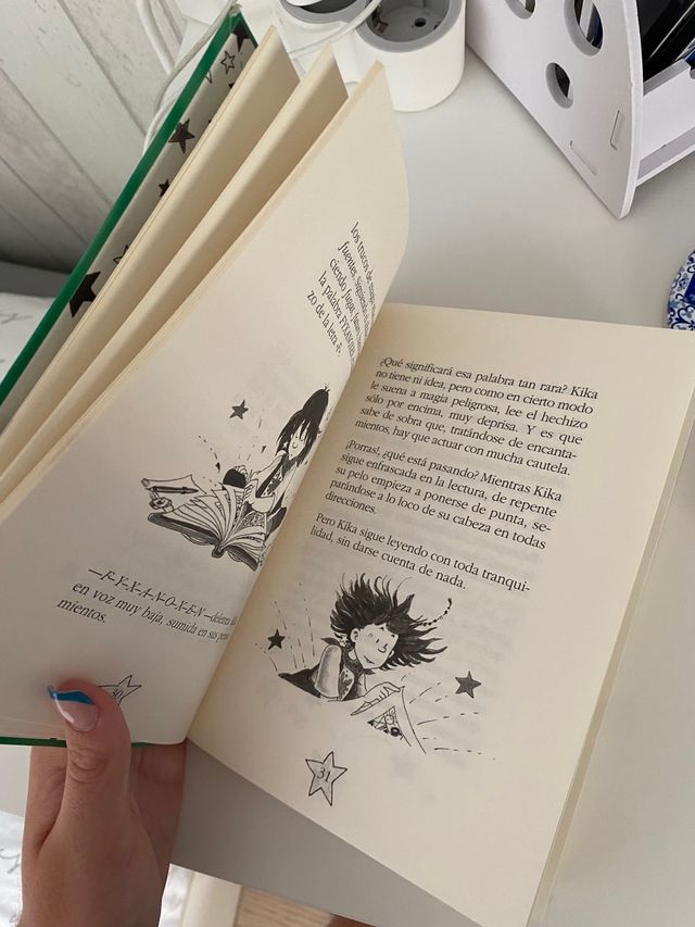 Kika Superbruja revoluciona la clase Libro 4