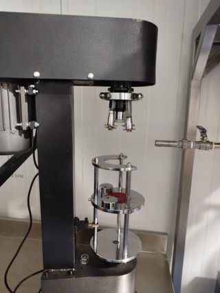 Llenadora para botellas y botes 