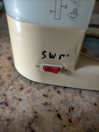 Cafetera 12 cafes y dos tazas