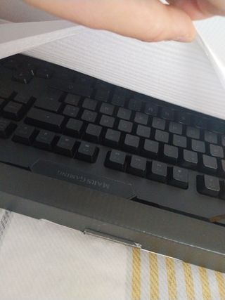 Teclado y ratón, alfombrilla de regalo Mars Gaming