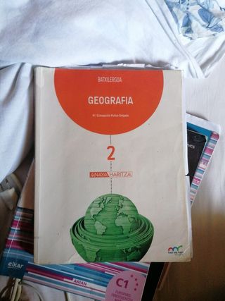 Libro geografía 2 Bach en euskera