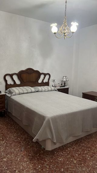 Cabecero clásico de madera