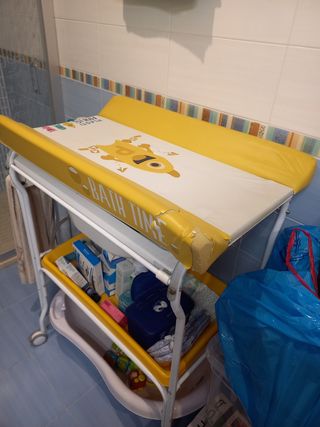 Cambiador con bañera