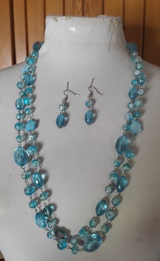 Collar y pendientes 
