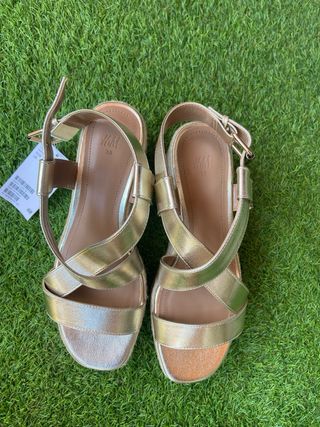 Sandalias doradas  
