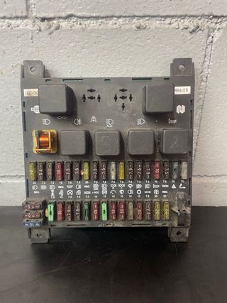 Caja de fusibles de camiones nissan 