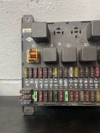 Caja de fusibles de camiones nissan 