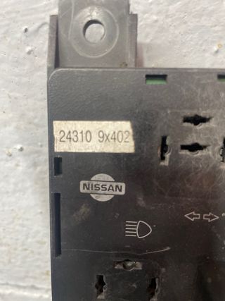 Caja de fusibles de camion nissan atleon