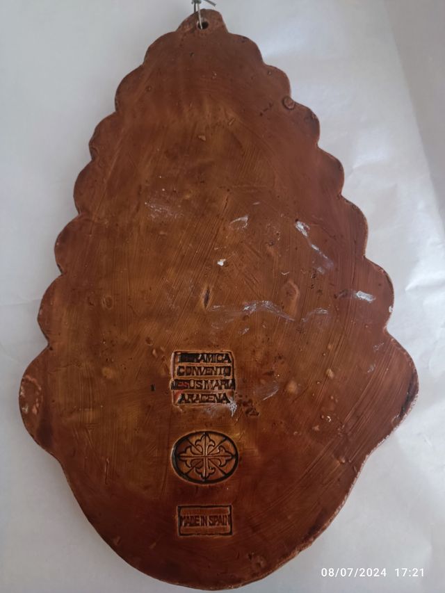 Cerámica de virgen con niño