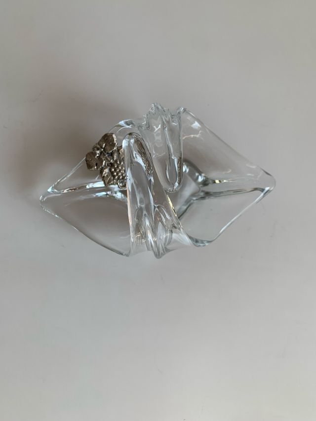 Adorno. Cristal y plata.  Antiguo