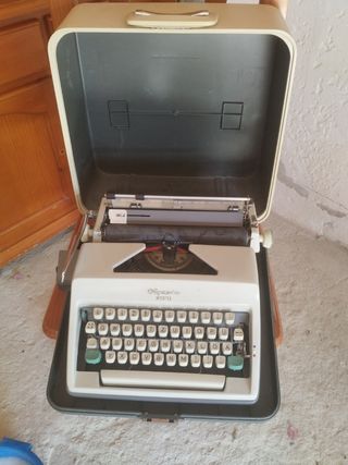 Maquina de escribir olympia