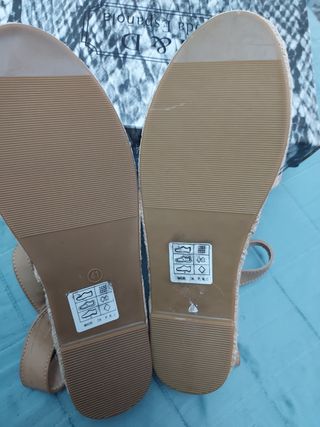 Sandalias señora nueva  sin etiquéta, en su caja..