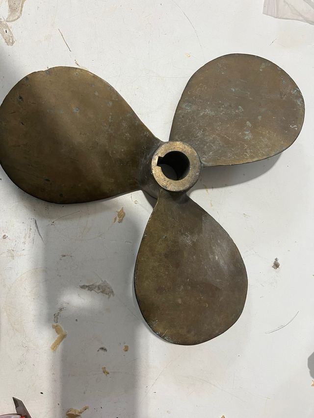 Helice marina , medidas en fotos, 5,5kg