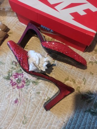 Zapatos fiesta piedras rojas