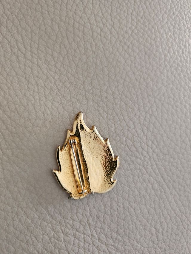 Broche Hoja