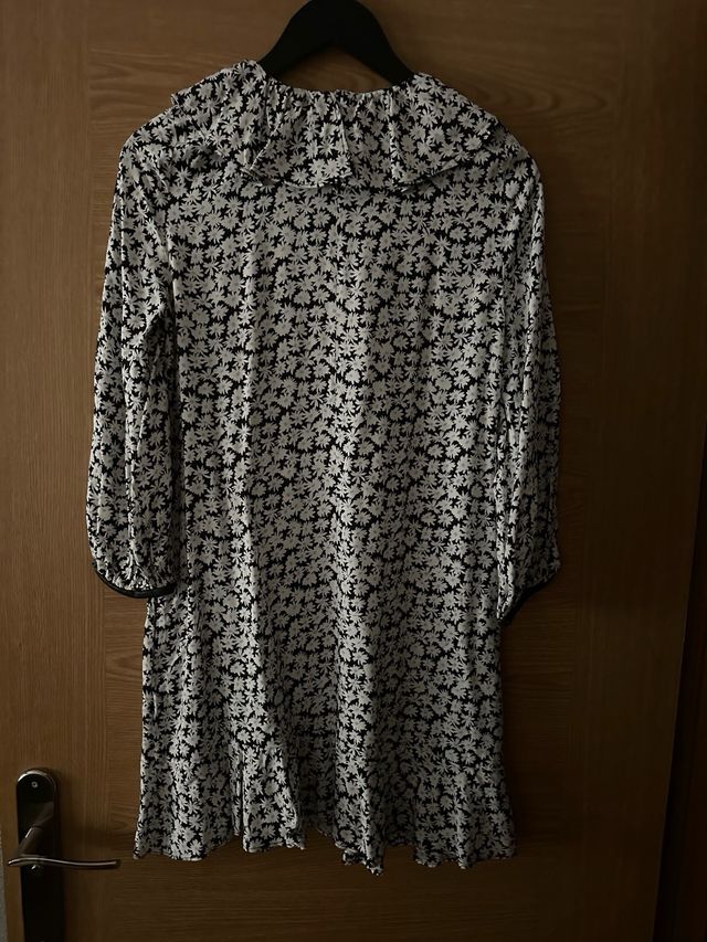 Vestido flores de Zara