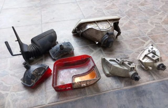 Pilotos frontales para Peugeot 205 1999