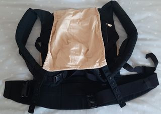Mochila portabebes y reductor como nuevos