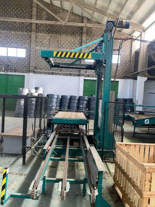 Despalitizador con volcador de cajas