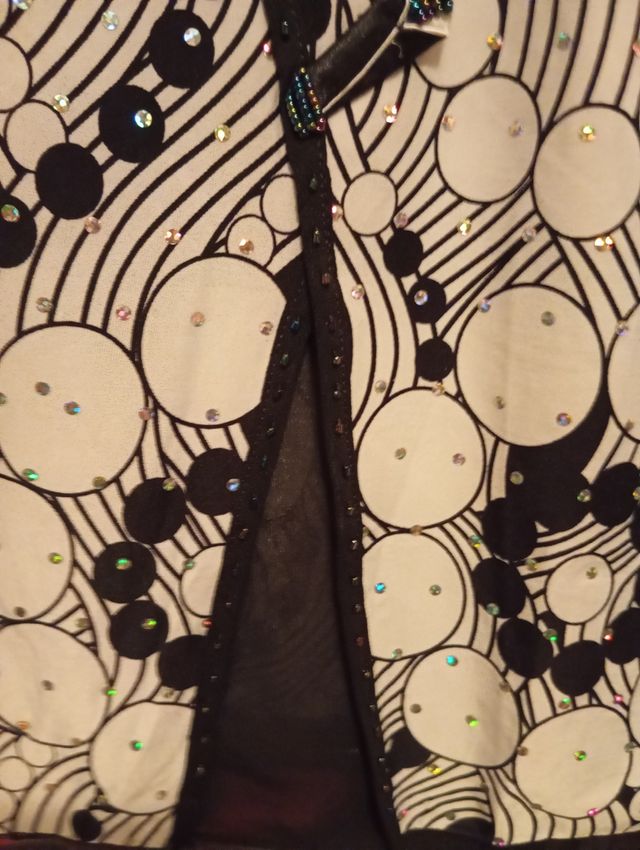 BLUSA MUJER NUEVA PRECIOSA ADORNOS BRI.