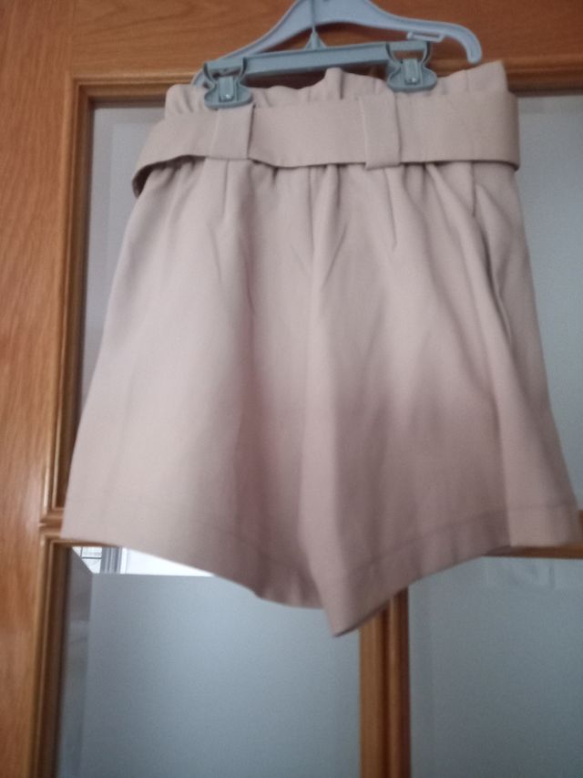 Pantalón corto Stradivarius 