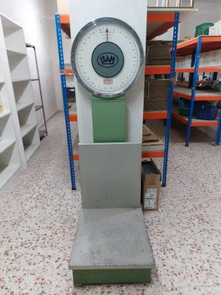 Máquinas automáticas adornos, peso y estanterias