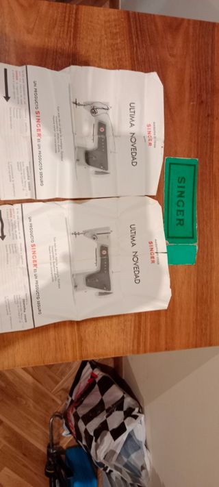 Maquina de coser SINGER
