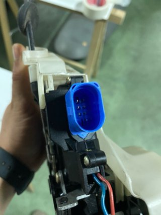 Cerradura trasera izquierda Golf 5