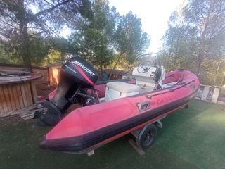 Zodiac, semirrigida, barca, 4 tiempos