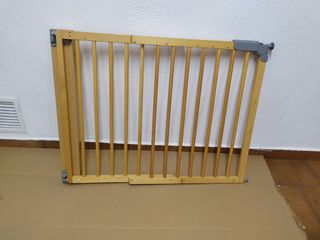 Puerta seguridad infantil para escalera