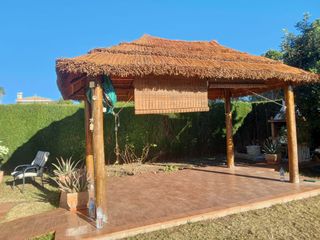 Sombrillas de carri verzo mimbre