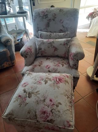 Butaca+puff+2cojines 340€