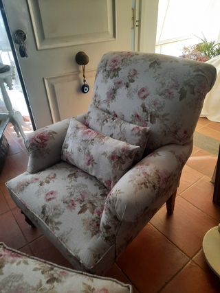 Butaca+puff+2cojines 340€