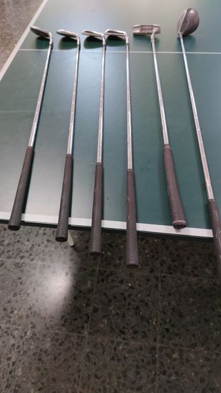 palos de golf INESIS 300 con bolsa y  bolas
