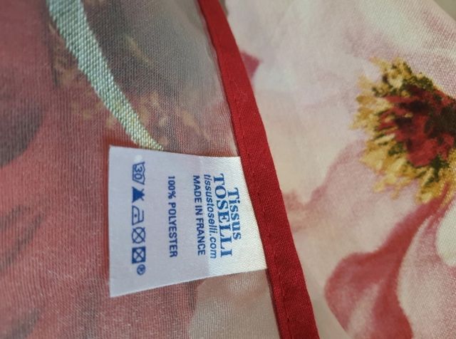 Copritovaglia trasparente con fiori