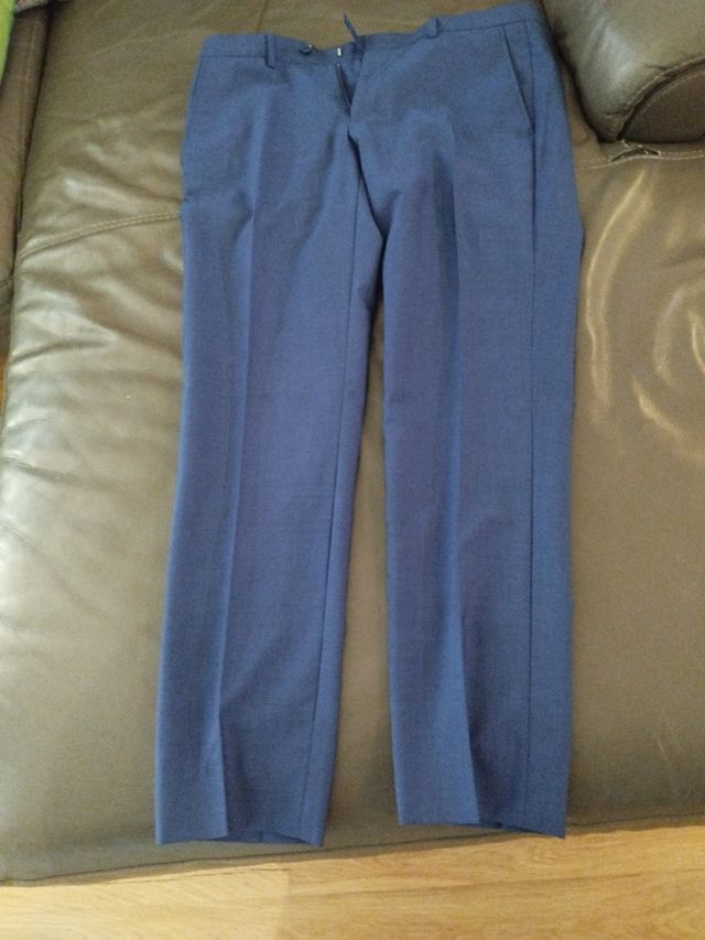 Abito da uomo elegante blu