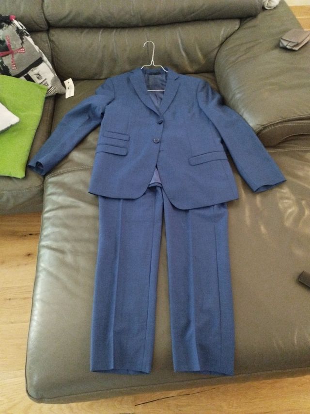 Abito da uomo elegante blu