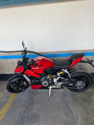 Ducati Streetfighter V2