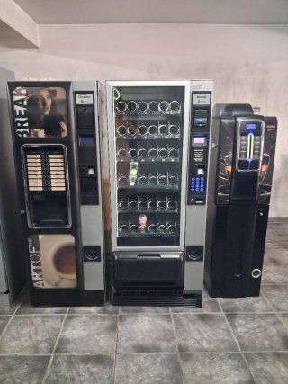 Máquinas expendedoras  café-frío seminuevas y 24h