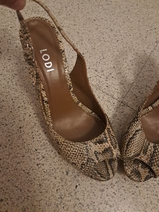 Sandalias de piel marca LODI