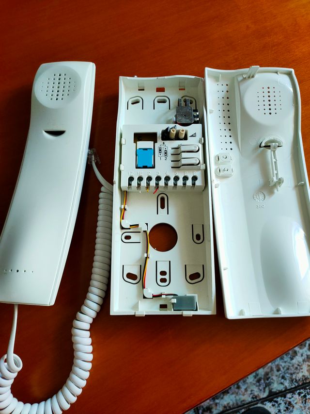 Telefono universale T-71U bianco Tegui 374240