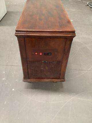Nevera expositora de madera con ruedas 