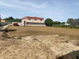 SE VENDE FINCA CON NAVE Y INVERNADERO Y PARCELA