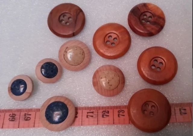 Lote 12 botones madera/7 modelos