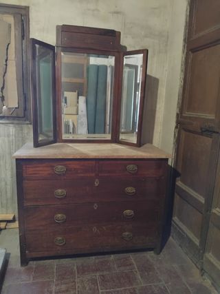 Còmoda amb mirall