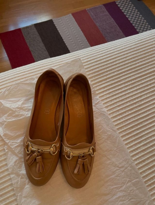 Mocasines con flecos dorados