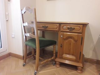 Escritorio y silla