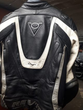 Chaqueta moto revit cuero