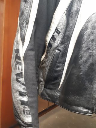 Chaqueta moto revit cuero